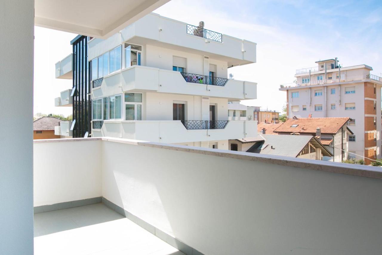 Residence Villa Dei Pini Rimini Exterior foto
